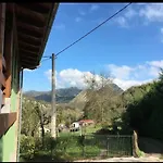 Nyaraló Naguar *